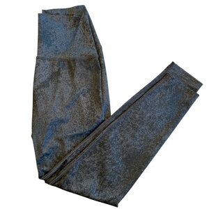 Beyond Yoga Lux High Waisted Midi Leggings in Speckled Blue Size S NWT